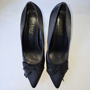 Size 11 Cape Robbin Pumps